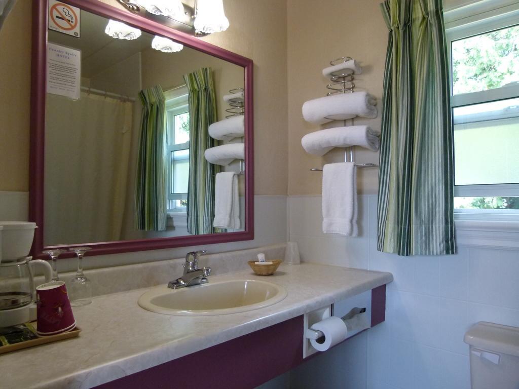 Country Squire Motel Arnprior Rum bild